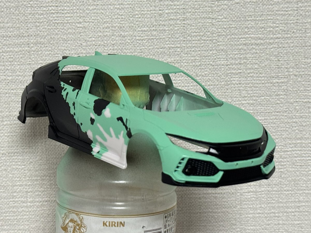 Yaaman5252's tweet photo. 顔塗ると引き締まるね https://t.co/ZC43nSxO3f