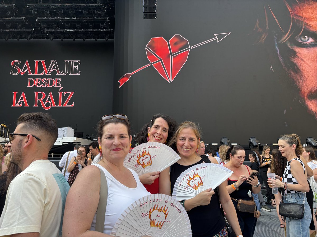 cjci11's tweet photo. @manuelcarrasco_ Tus tres corazones en llamas lo dieron todo al igual que tú en ese Front A que echaba fuego. Hoy vamos a por todas, al igual que tú. Contando las horas, minutos y segundos!! Te queremos mucho, Manuel❤️‍🔥❤️‍🔥 https://t.co/topwxebB3m