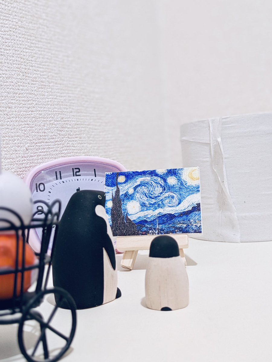 Mew0521's tweet photo. お土産で『星月夜』の
ミニキャンパスが売ってて、
可愛かったからトイレに飾った🌙 https://t.co/NooJRIuBs1
