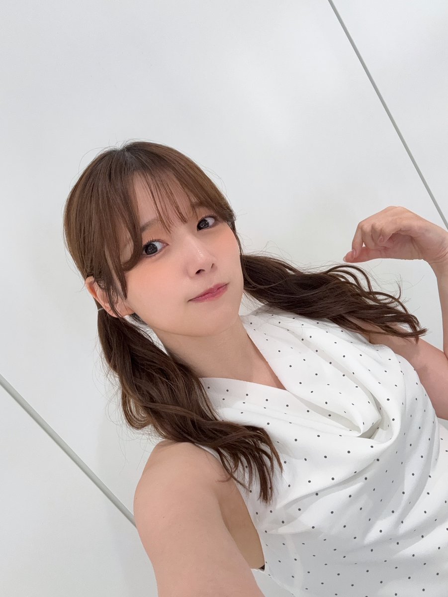 maaya_ohanaC's tweet photo. 『内田真礼とおはなししません！？』
第64回放放送📻🐣

このあと、0時30分から
#KBCラジオ でのオンエアです🥰!!!
お楽しみに🍒🤍

📫maaya@ponymail.jp
https://t.co/LXJ8X3FKi6
#内田真礼 #ohanaC https://t.co/6tEMBOOAFj