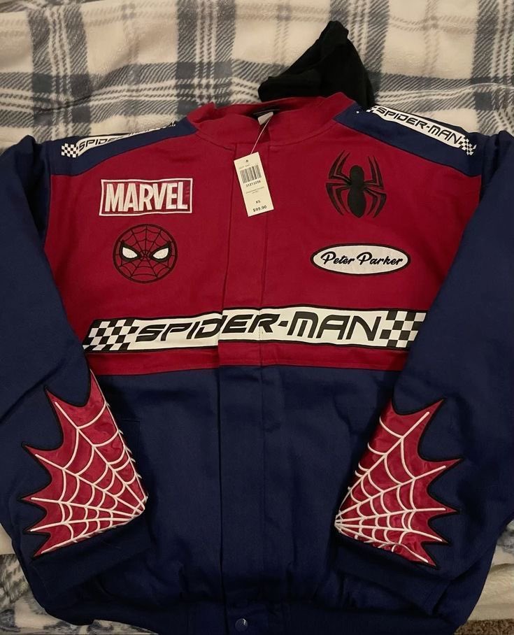 spidermancoress's tweet photo. 🕸️🧥Which one would u choose https://t.co/lzxfKVZNWV