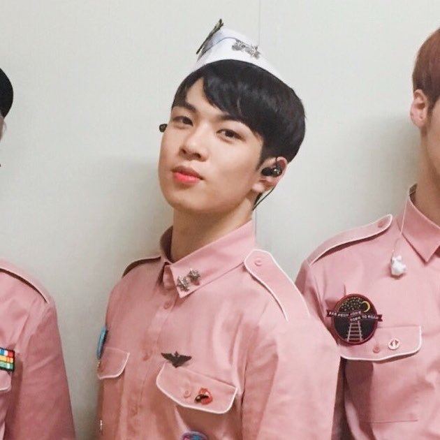 SVNS2T's tweet photo. 진나회승 너무좋아서 앞광고하고싶어 지금
도둑이다 가진진나회승 다 내놔 (주세요) https://t.co/sT5rHGMmkG