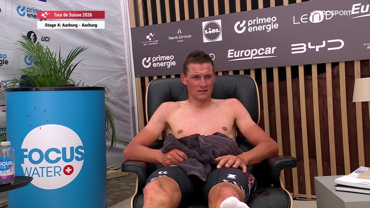 Eurosport_ES's tweet photo. 🥵 En España, no somos los únicos que lo pasamos mal por el calor... así acababa la crono Van der Poel en Suiza

#TourdeSuisse | #LaCasadelCiclismo https://t.co/VtfPfVQPqS