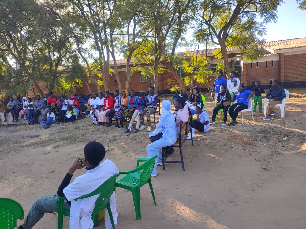 fact_malawi's tweet photo. From training to action!

Following our Strategic Litigation to Enforce SRHR Rights training, members of Active Youth Association (AYA) led a Youth Friendly Health Services outreach at South Lunzu Health Centre, reaching 62 young people with #SRHR information. 
#FactMalawi https://t.co/yMmycZNDTr