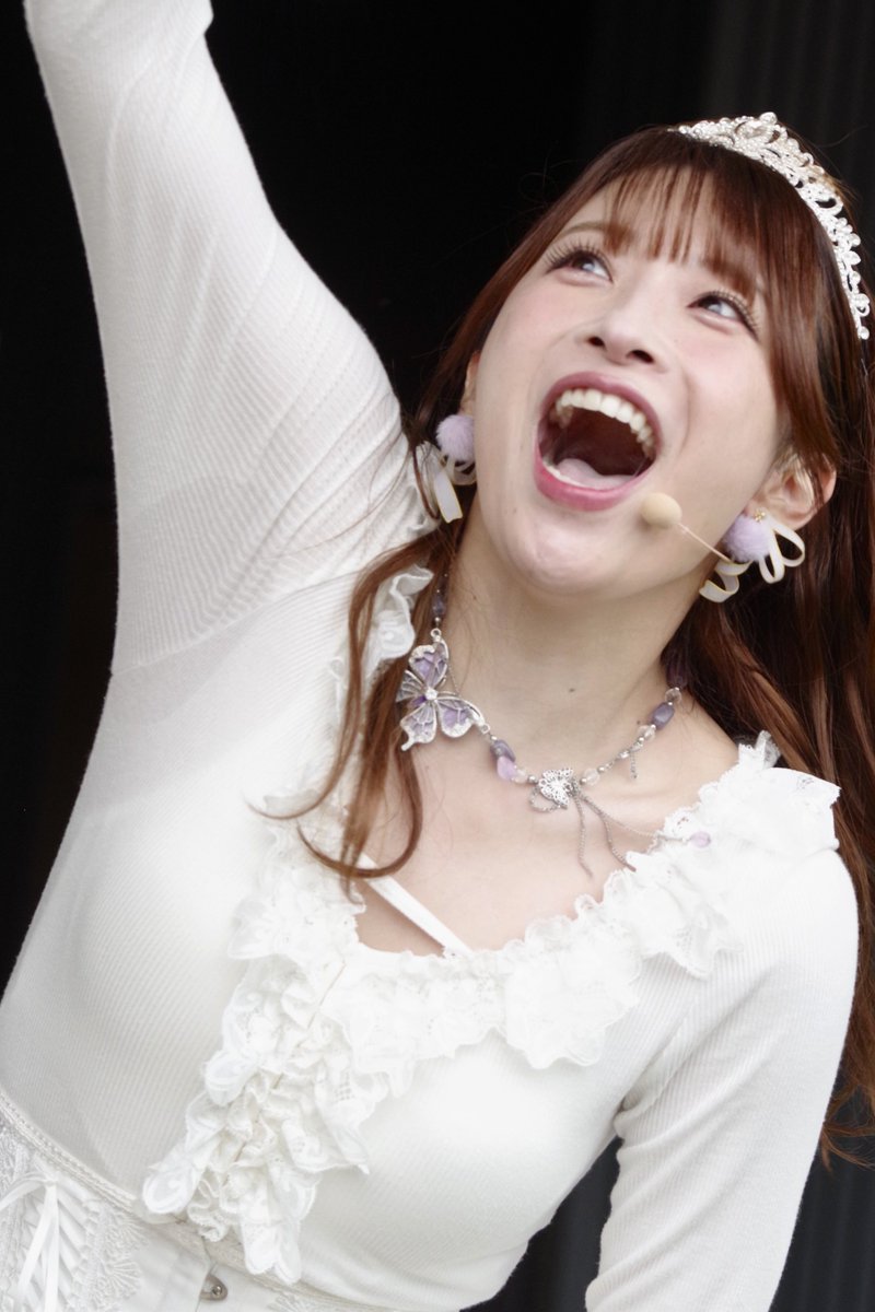 stringySpit's tweet photo. 乳の型くっきりだし、脇汗に唾糸

この一瞬にいろんなフェチが詰め込まれてるのエロすぎ https://t.co/5mmhwOjHv6