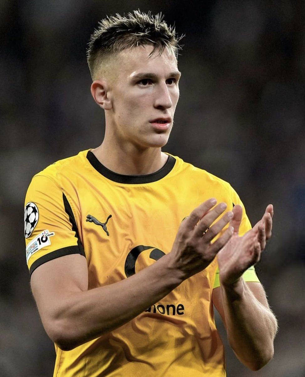 theMadridZone's tweet photo. 🚨 JUST IN: Jose Mourinho wants a left-footed centerback. 

The names most mentioned at the club are Nico Schlotterbeck and Piero Hincapié. @benfeerr https://t.co/SlEBEx9c6e
