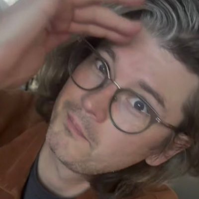 lynsterbusiness's tweet photo. #NewProfilePic #dontforgetme #cute #itslate #imiss @helpthecorpses #goingtobed #williambeckettiscute #beautifullesbian https://t.co/3Gp4Z6qALD