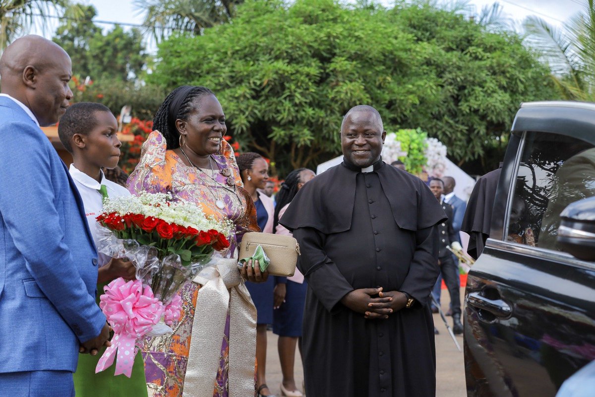 stbalikudembe's tweet photo. To our dear Mother and Head Teacher, we are so proud of you. Your unwavering leadership, dedication, and love continue to inspire our school community. Thank you for guiding us with wisdom and grace. #SchoolDay #ProudOfOurHeadTeacher https://t.co/gO9X5ZsSSG