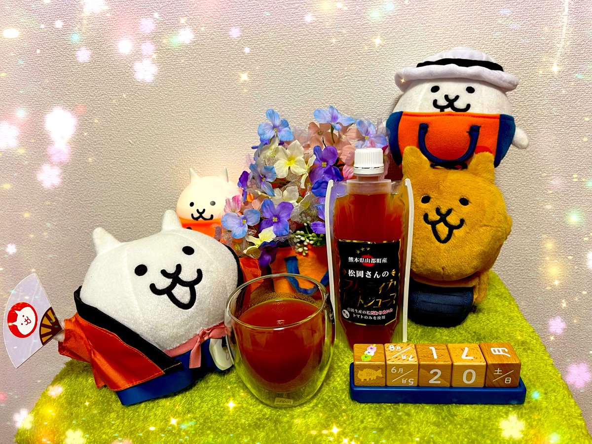chocolate_bloom's tweet photo. キャンペーンで頂いた『松岡さんのフルティカトマトジュース』を頂きました🥤
原材料『中玉トマト（フルティカ）』のみで塩や添加物無しの上、常温で数ヶ月持つパウチタイプで有難いですね✨
華やかな甘味と旨味があり、酸味少なく青臭さもなく、素材による潤沢なとろみがあり、驚きの美味しさでした🍅 https://t.co/wezjjKUb6M