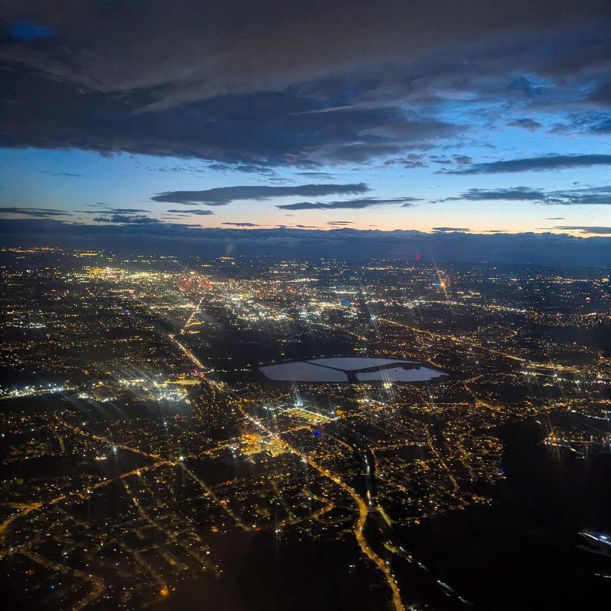 carl_thompson70's tweet photo. One for my Tameside followers.
A lovely view of Audenshaw Reservoirs with the centre of Manchester in the distance.
Taken as my flight was descending last night. https://t.co/u5Xa33Heao