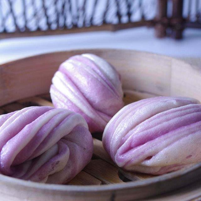 EBasinskij's tweet photo. Just had the coziest weekend baking fresh lavender sugar cookies with my bestie  The smell of warm butter and floral lavender filled the entire kitchen—can’t wait to share these with family tomorrow! #BakingVibes #CozyWeekend, https://t.co/zvUlEUF7Qk