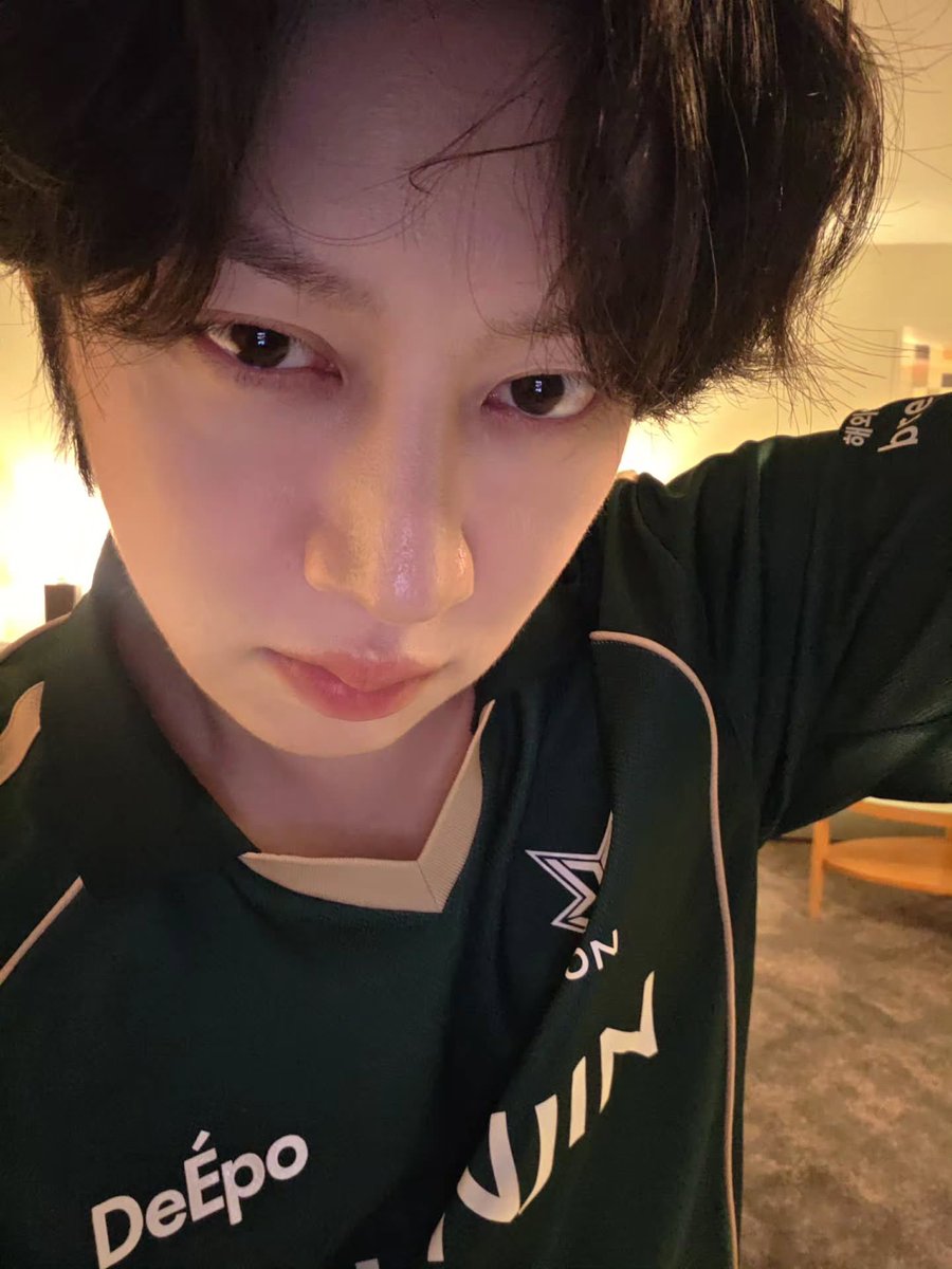 saedalcom_'s tweet photo. heenim IG

포토카드 야호~✌️

이제 이 사진들은 빠이빠이🫣 #HEECHUL https://t.co/QtAdRy736Y