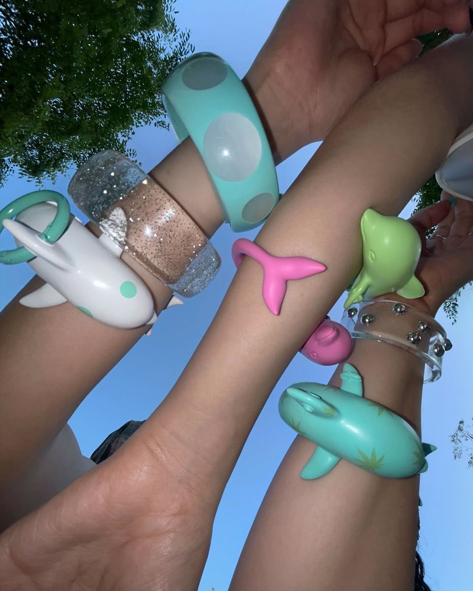 sculptor_jp's tweet photo. 🐬バングル... 귀여워... https://t.co/zp1zGxHvAm