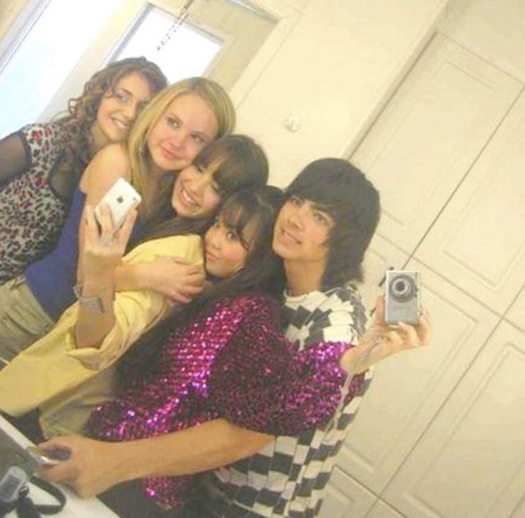 demi_glow's tweet photo. how has it been 18 years since camp rock was released?! 😭😭😭😭 https://t.co/IQhkBRKigs