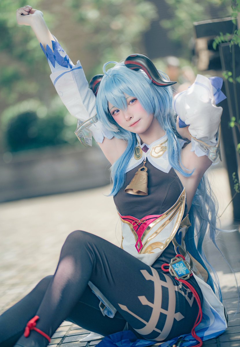 sasaneko_115's tweet photo. ⚠️コスプレ/Cosplay⚠️重加工/甘雨

これめちゃお気に入り💗✨️
雰囲気が甘雨すぎる📸さんすごすぎるぜ😎

 #池袋アコスタ  #甘雨コスプレ https://t.co/k4CjMqSsfr