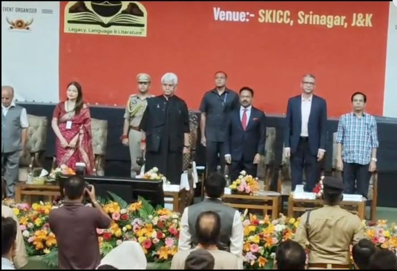 TareenAneesa's tweet photo. Recalling the legacy of Sharada Peeth, the LG noted that scholars travelled to Kashmir to study Sanskrit and diverse disciplines before carrying that knowledge to different parts of the world.
#SharadaPeeth #Sanskrit #AncientIndia #KnowledgeHub #KashmirHeritage https://t.co/aIH8T80Zkt