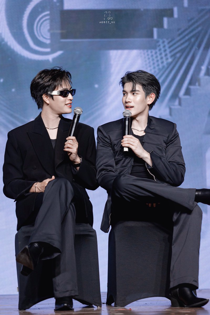 moszz_nk's tweet photo. แม้จะใส่แว่นอะ ก็มองได้ทุกเวลา 55555555555555

GEMINIFOURTH VN FANMEET  #GeminiFourthFMinVietnam https://t.co/FpfFS9MmNp