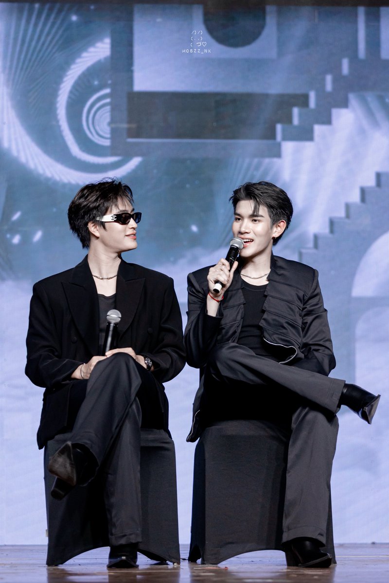 moszz_nk's tweet photo. แม้จะใส่แว่นอะ ก็มองได้ทุกเวลา 55555555555555

GEMINIFOURTH VN FANMEET  #GeminiFourthFMinVietnam https://t.co/FpfFS9MmNp