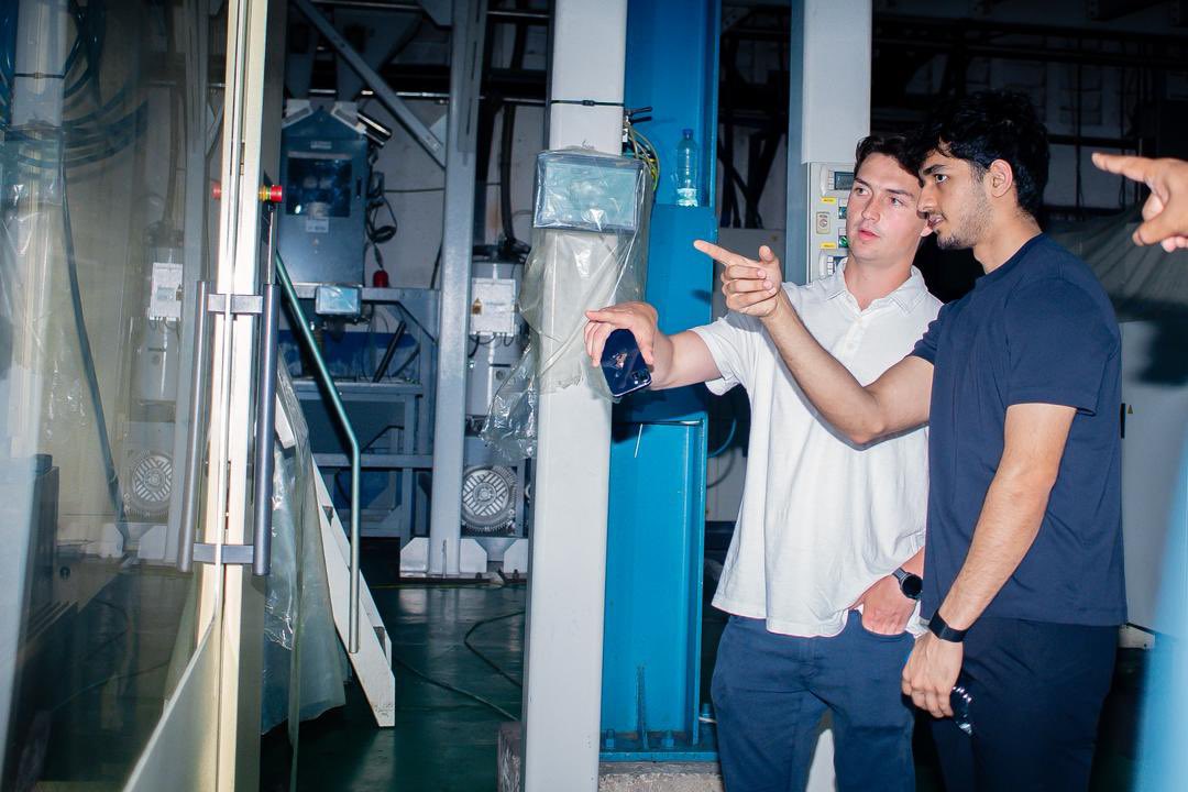 abbasmoodewji's tweet photo. Had a great time hosting my friends from Praxis, based in San Francisco: Tommy, Rohan, Henry, and Dev — at A1 Foods and Beverages.

They’re in Tanzania exploring opportunities and got a chance to visit the factory.

Always exciting to share what we’re building in Tanzania. https://t.co/jeYkT1Pmtf