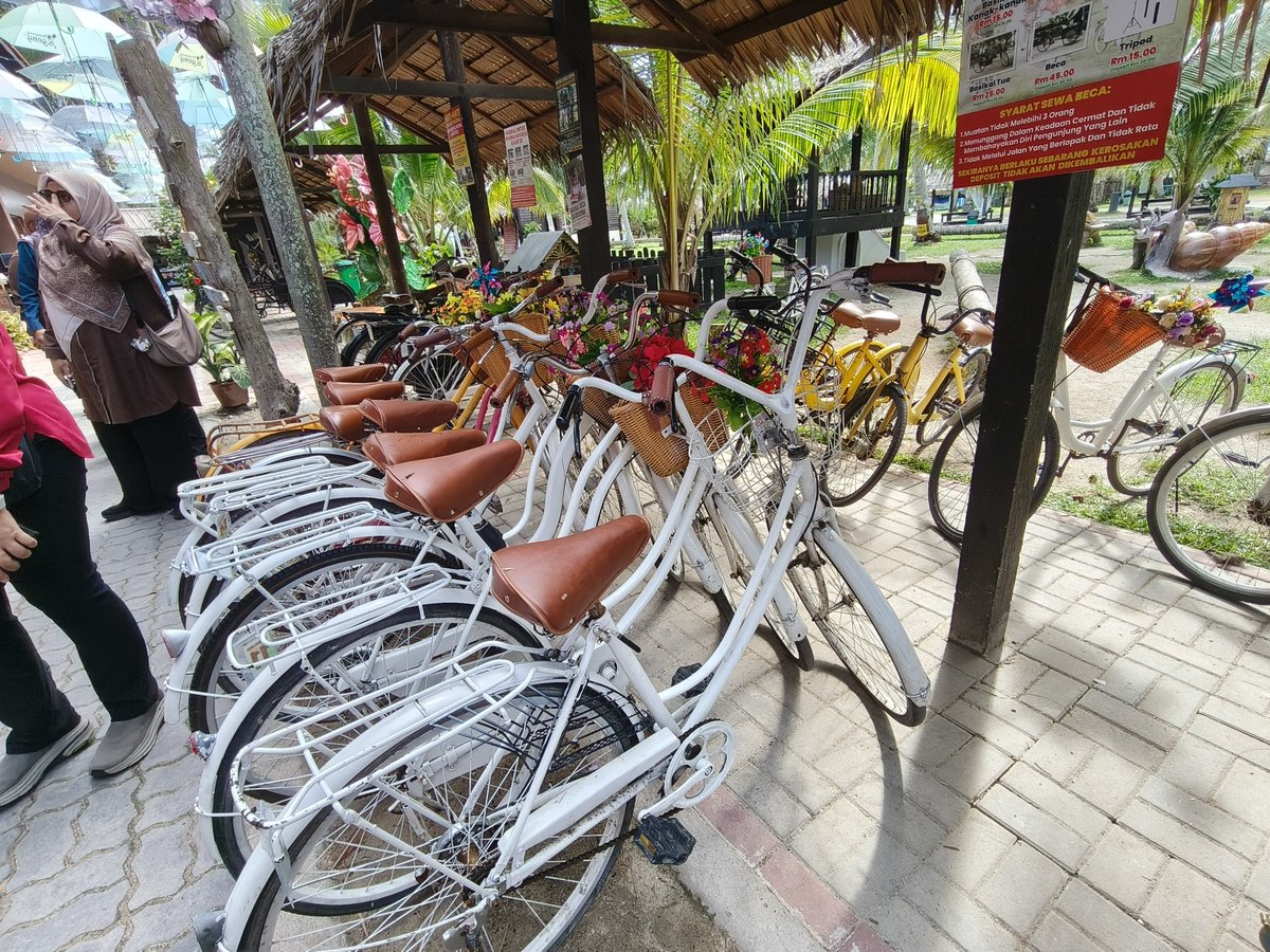 iurc_aa's tweet photo. Sustainable tourism is about more than attracting visitors—it can restore ecosystems, strengthen communities and create new economic opportunities.
👉https://t.co/qbk8oVpiWc
#EUForeignPolicy #IURC #SustainableTourism #Malaysia #NatureBasedSolutions #SmartTourism #EUFunds https://t.co/IBHZZh79pS