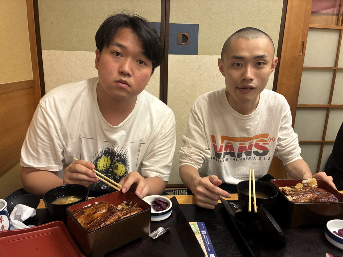 ohanahan17's tweet photo. 『砂漠でキャンプ』ありがとうございました❗️
ライブ終わり3000円のうなぎ食べた2人のうなぎ漫談も見て欲しかったです https://t.co/4mOozksNgx