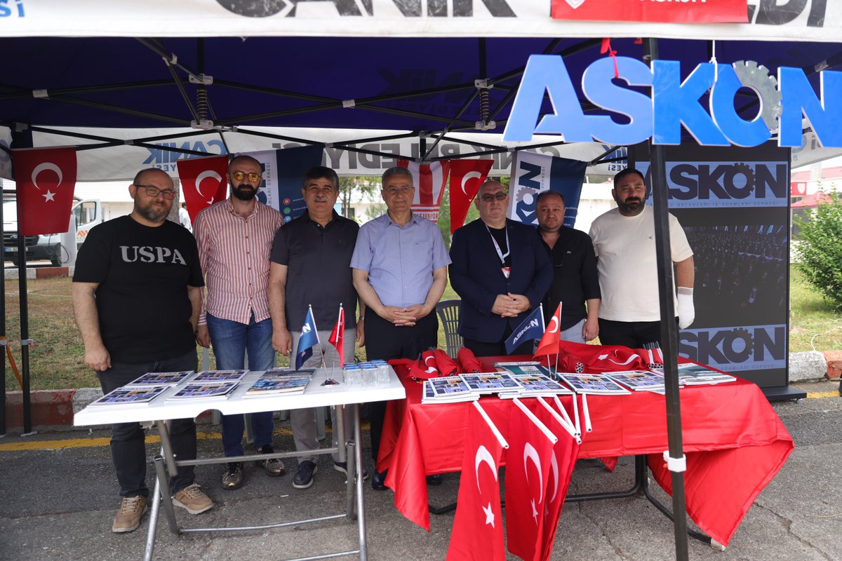 ihsankurnaz55's tweet photo. Samsunspor’umuzun 60. kuruluş yıl dönümü kapsamında düzenlenen kutlama programına katılarak bu büyük coşkuya ortak olduk.

Şehrimizin en önemli değerlerinden biri olan Samsunspor'un 60 yıllık köklü tarihine tanıklık etmenin gururunu yaşarken, kırmızı-beyaz sevdamızı hep birlikte bir kez daha gösterdik.

Nice başarılara, nice şampiyonluklara ve birlikte yazılacak yeni hikâyelere ve nice 60 yıllara ❤🤍🖤

#HerAnındaHepYanında #İlkadım #Samsunspor #60Yıl