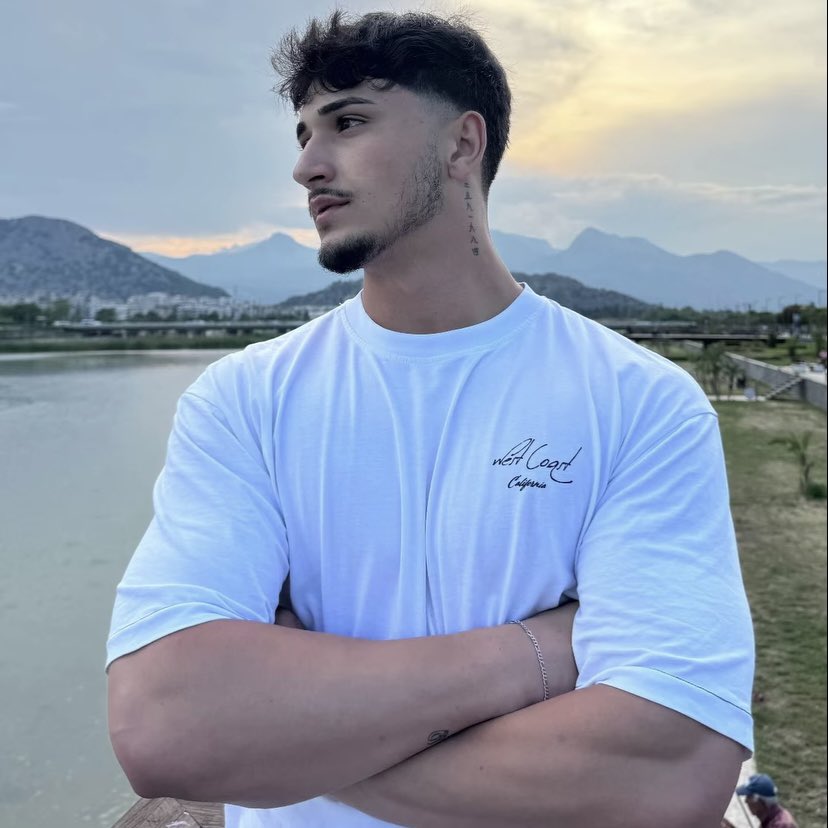 bsepict's tweet photo. 🧢 https://t.co/GDzvG2gAZt