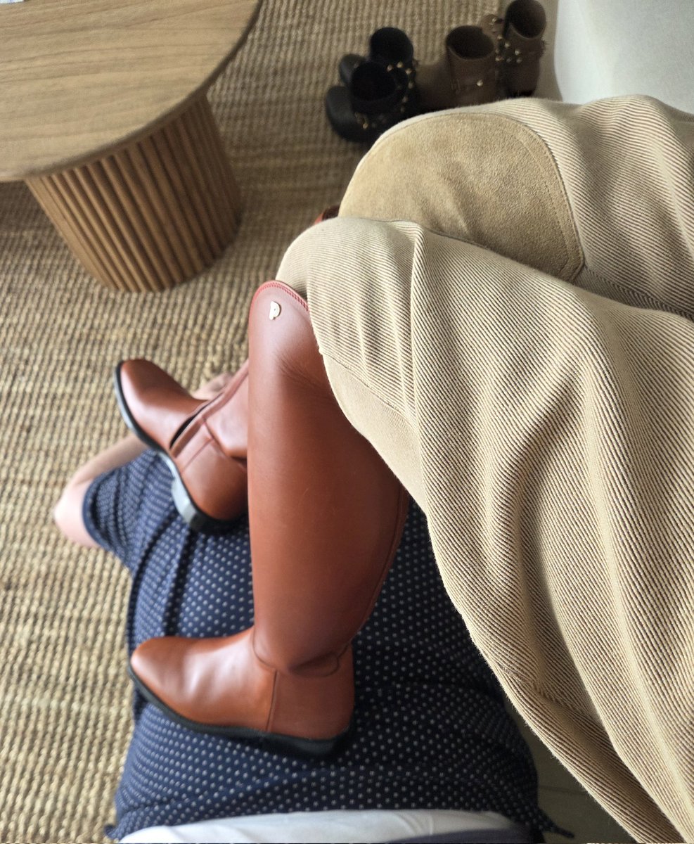 SpoiltprincessG's tweet photo. #bootdomination https://t.co/mIKDofrXmh