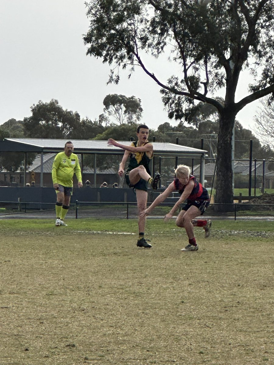 ejh_85's tweet photo. 🦁💚💛 U16 Leopold Lions 2 💛💚🦁

Leopold Lions: 5.6.36
Defeated by
Anakie Roos/Lara 2: 9.11.65

It was Read the Play Round and Congratulations to Myles on being selected as our medal recipient! 👏🏅

Hodder was dangerous up forward, finishing with three goals. https://t.co/aVL4zK9VWL