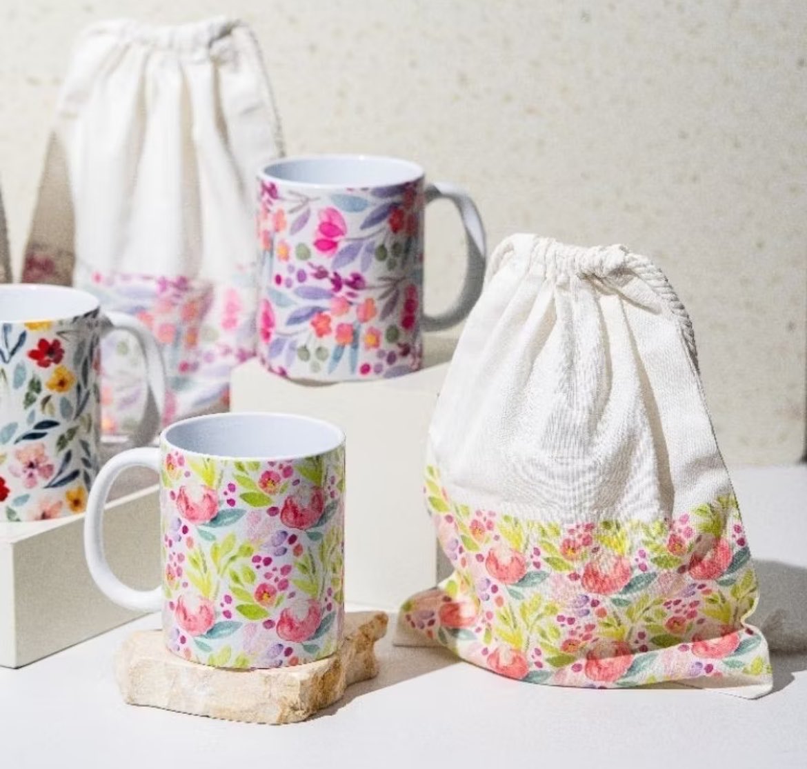 Chvibest's tweet photo. https://t.co/6jzlYE3oNC next ada hampers mug nih! Mesti kepake juga buat orang yg dikado atau bahkan orang rumah mesti suka😭 mana kemasannya lucu jd ga keliatan murahan, harganya 30rb an aja! https://t.co/NJzOW1Oq3k