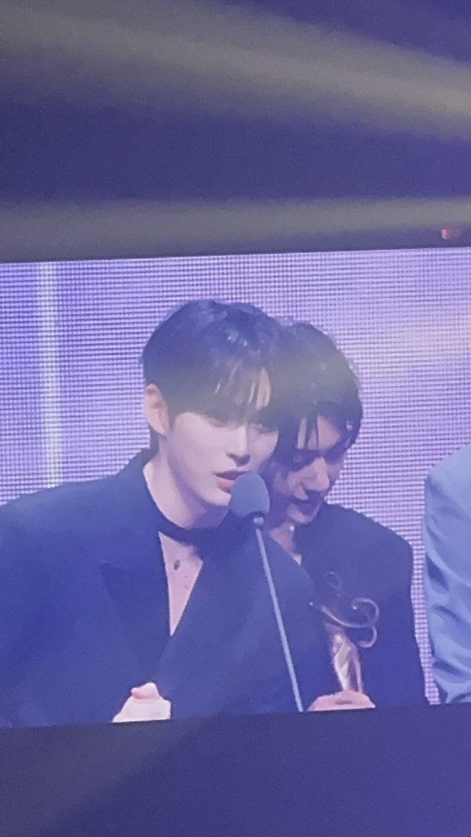 hanbean0_1's tweet photo. 성한빈 등장하자마자 감탄이 쏟아짐
잘생겼다…. 아이돌이다….
#성한빈 #서가대 #제베원 https://t.co/Uw4LY5vv5y