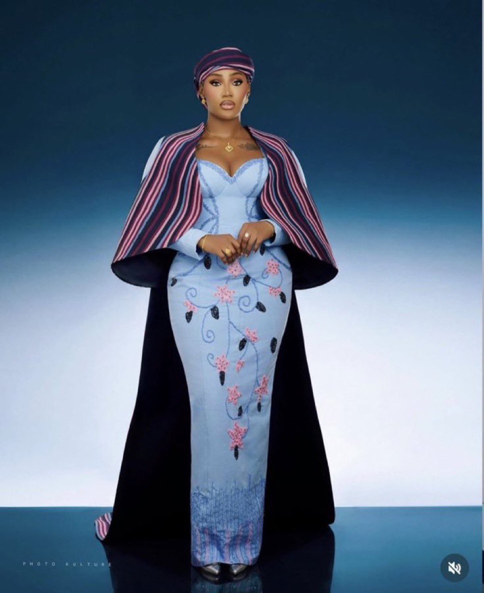 Gracia607452323's tweet photo. Happy Birthday Thee Sultana🌍.. 
it’s Sulty’s world yes because the world does revolve around her.. 

Watched you on my screen and I can say you’re one special woman, a strong force to reckon with. I pray that all the earth and heavens align to favor you, God’s own precious 🥰. https://t.co/u6kVaGud9T