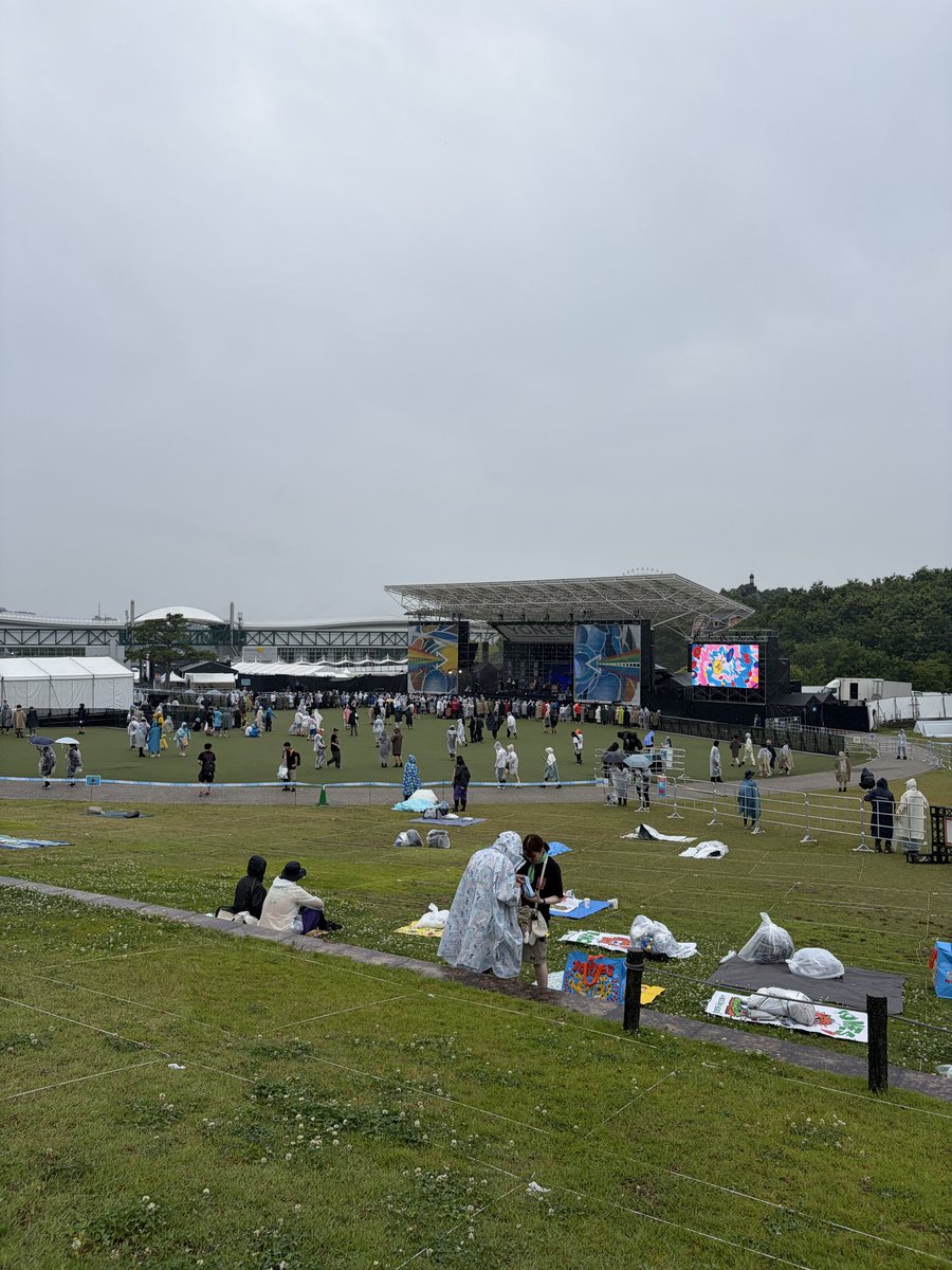 ayanope__'s tweet photo. YON FES day1
雨の中のフォーリミが最高にかっこよかった
1日あっという間、また明日❣️ https://t.co/kCzNRmG912