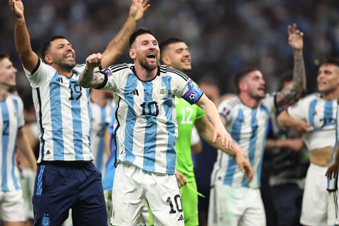 coral_xch's tweet photo. Will Argentina continue their march through Group J, or can Austria shake up the standings?

Does Argentina win, does it end as a DRAW  or does Austria win?  

Predict the outcome: https://t.co/6Lb9b0gvEa

USE CODE: M33NPB