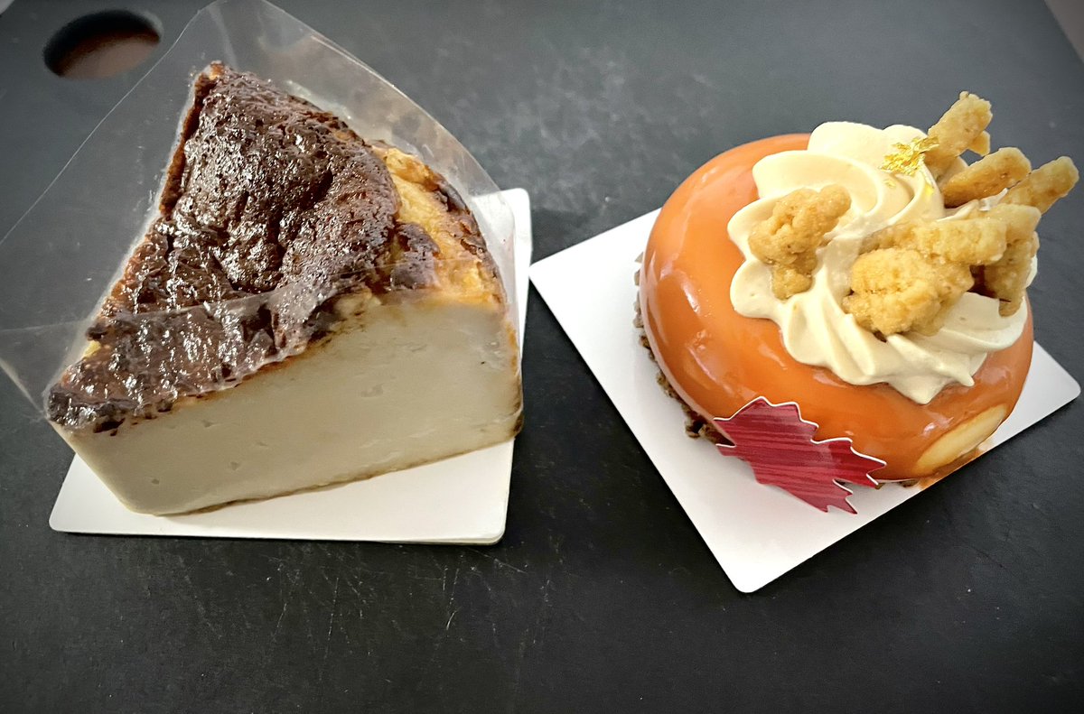 SyokuKatu's tweet photo. 🐝蜂蜜とメープルの美味しいスイーツ🍁

🍯の専門なだけあって🍰🍪の香り高い

フィナンシェは
蜂蜜やメープルとしっかりと味の違いがあり、濃くて美味しい！

手裏剣型で予想以上に厚みがあり
食べ応えと満足度が高い😻

香りが美味で
全種類のケーキを制覇したい

#パティスリーQBG
#日本橋三越本店 https://t.co/zjSpbiNLjn