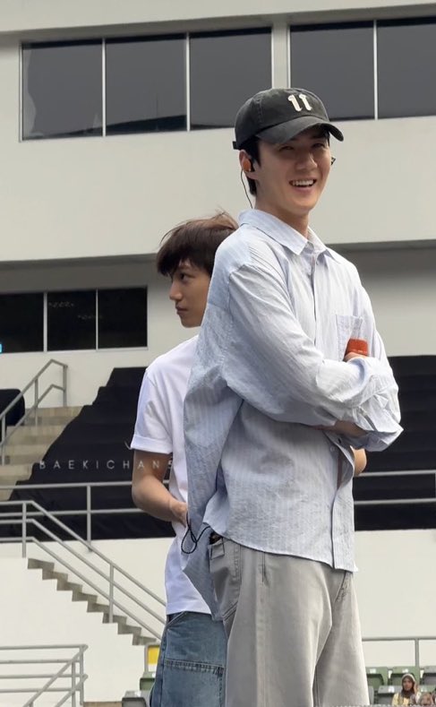 ohus94o1's tweet photo. 역시….오세훈은…..그미소는좀너무한것같아의 남자 https://t.co/o3KkcsF0wE
