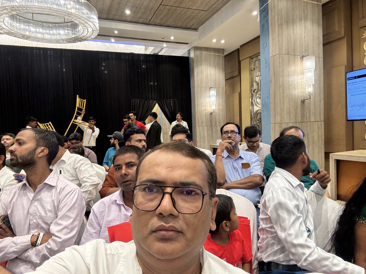 bharatbhusal's tweet photo. @kotakneo @udaykotak 

From February 21, 1985  to till and future Kotak continue. 

#KotakNeo #TradersCafeLucknow #MarketInsights #Lucknow #TradersCafe2026 https://t.co/NP518Vd9N1