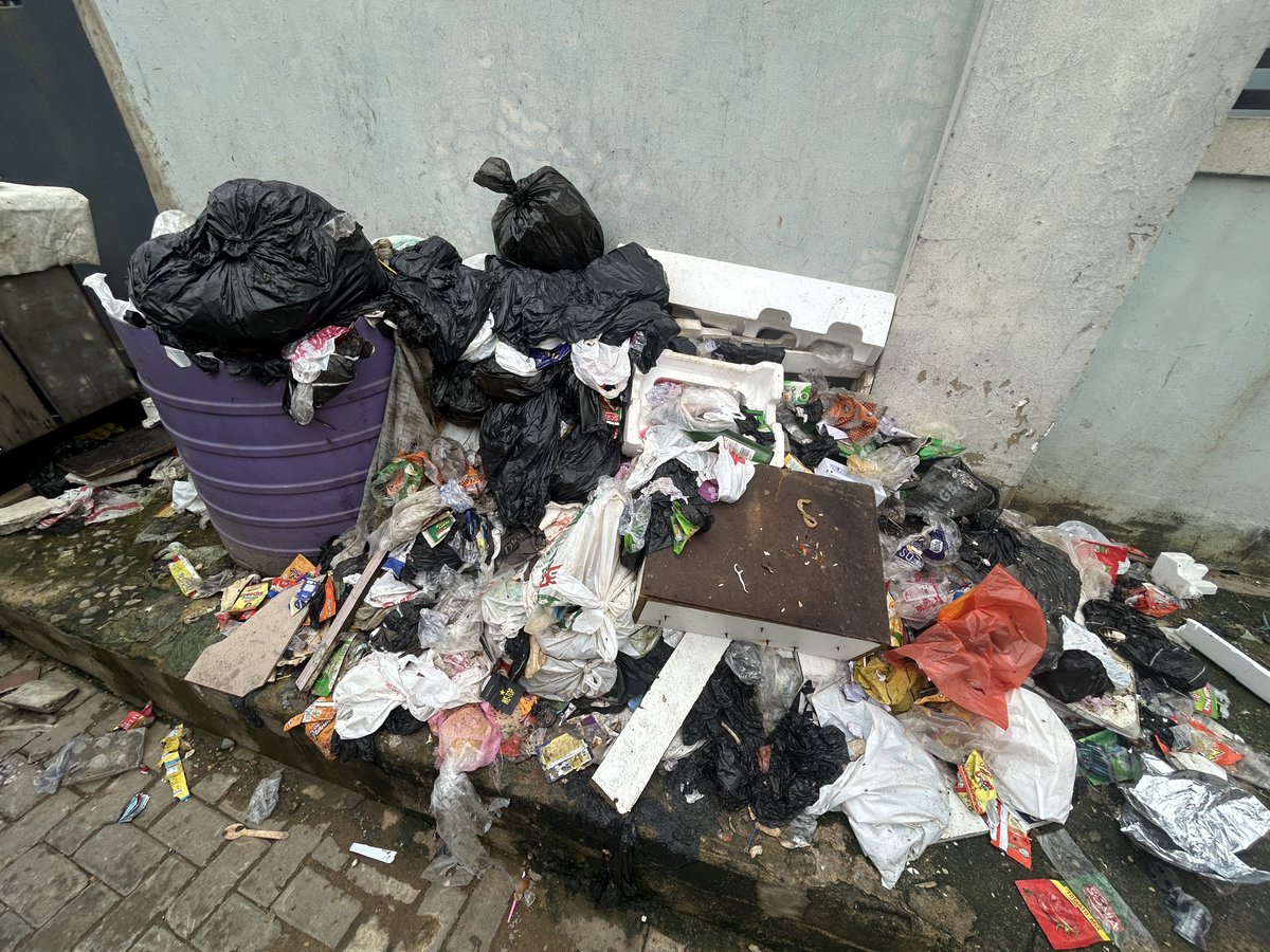 mr_headies's tweet photo. You’re so full of excuses. Can you fucking do your job and stop being defensive?

These are pictures taken this morning. These are houses inside streets, not main roads, yet your LAWMA trucks haven’t been there to clear the waste

Is it until we have an outbreak? @jidesanwoolu https://t.co/LhLlvJBB3c