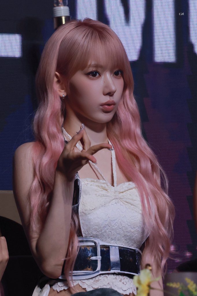catsaku0319's tweet photo. 260620 서울가요대상

#르세라핌 #LE_SSERAFIM
#사쿠라 #SAKURA #宮脇咲良 https://t.co/zMvATDDGWr