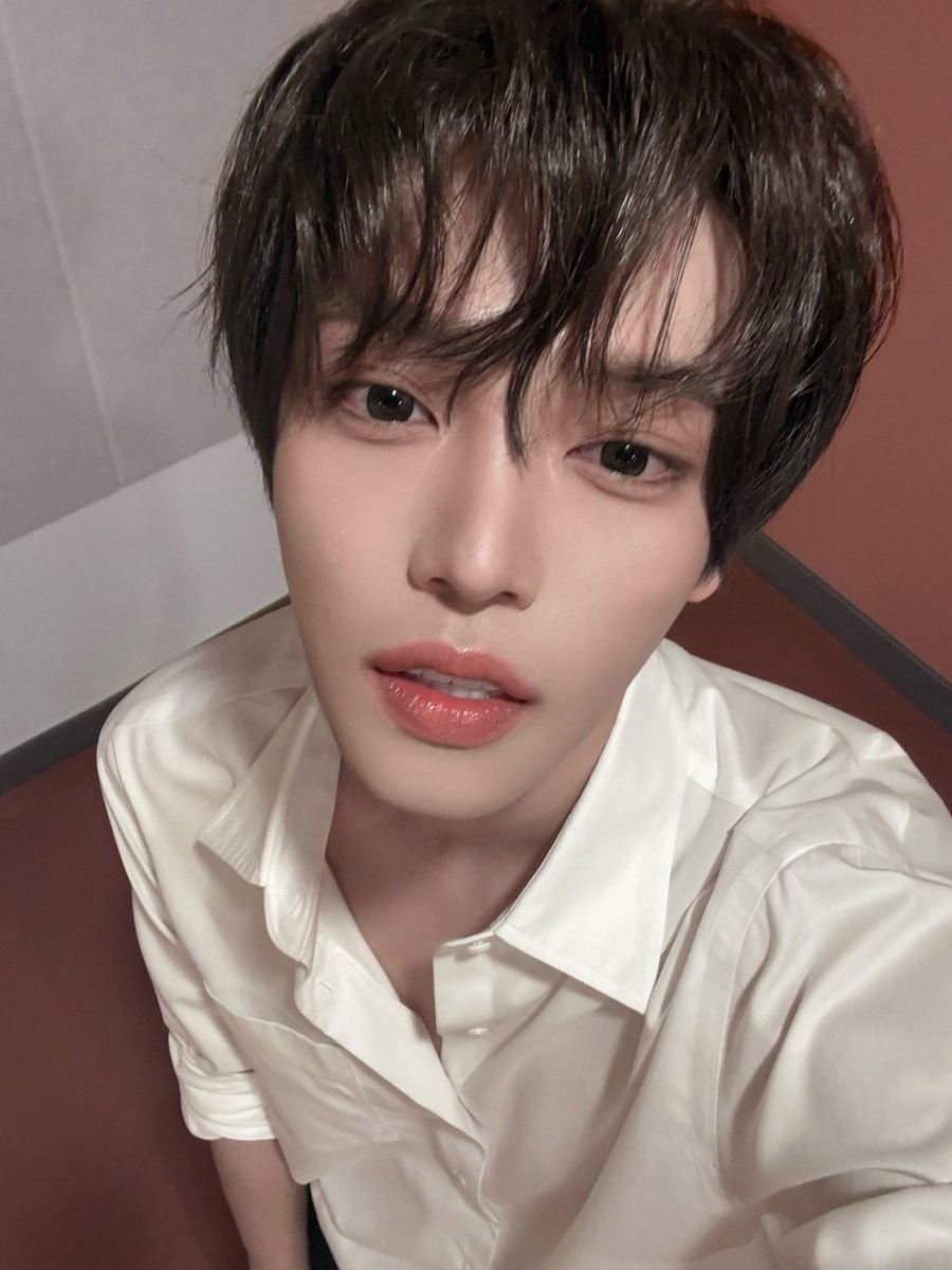 neummm_'s tweet photo. 260620 샤오홍슈

我来了！一起沟通吧！
马上就要七月了！
应该会很有趣吧

#장한음 #한음 #HANEUM #ハヌム #张瀚音 https://t.co/W1NUSj6cqf