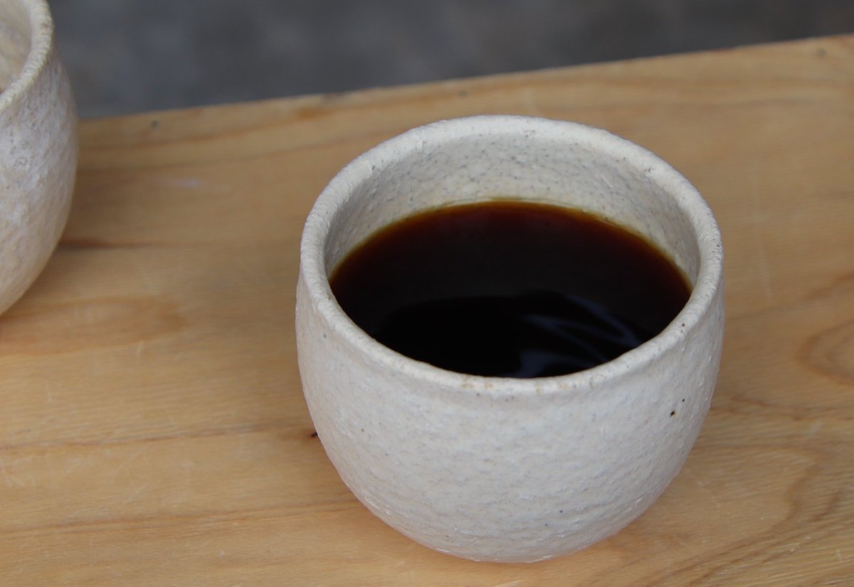 m_sanssouci's tweet photo. 中野誠也選手のイベントに行って来ました✨
誠也くんの淹れてくれた☕は真心がこもっててwww
とてもおいしかったです☺️
(お世辞抜きでおいしかったです😄)
肌なじみのいいカップで気分も味もほんわかさが増し増し?
お話もすることができてメッチャ楽しかったです😆🎵
#withath
#arvancoffee
#中野誠也 https://t.co/TrObWcOS9W