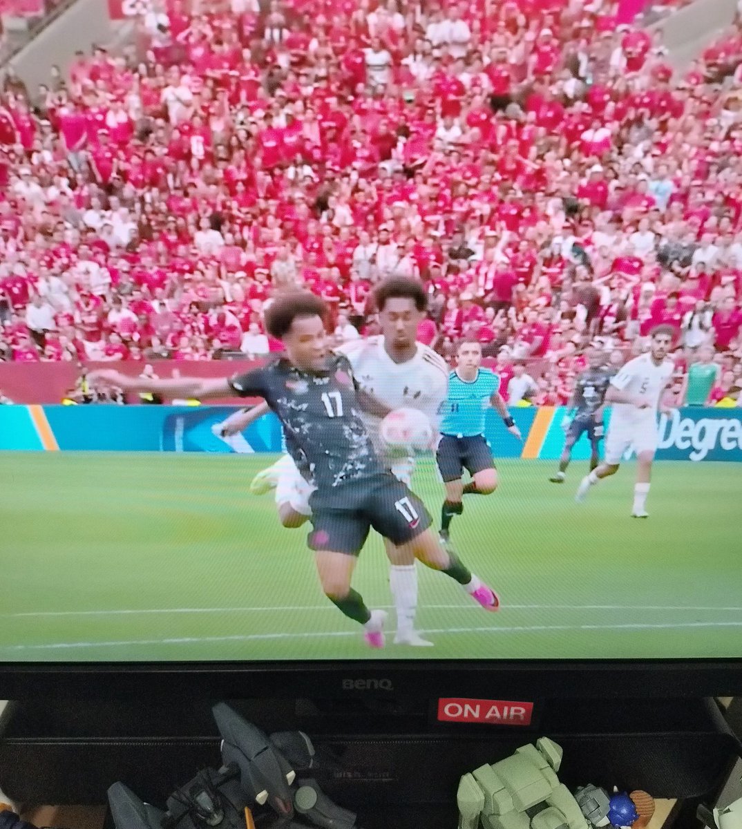 chozo596's tweet photo. #サッカーW杯2026
カナダvsカタール カタール1人目の退場者が出た場面
①カナダの選手がカタールの選手と接触する前に自らジャンプしている。
②カタールの選手が足を掛けたりしていない。
③カタールの選手がカナダの選手後方からぶつかるのは間違いない。

結論、レッドカード程のプレーではない。 https://t.co/aew0R8BOnI