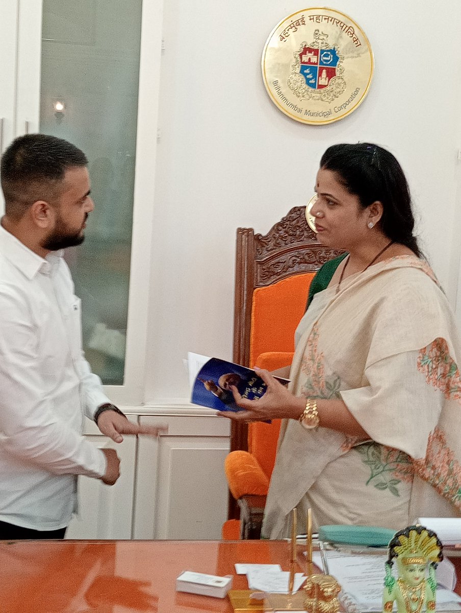 SalmanTayba's tweet photo. I had the privilege of meeting our Mumbai BMC Mayor, Ritu Tawde Tai @tawderitu_ ,and presenting her with the book #NarendraModiKeSapnoKaBharat
It was truly a wonderful and inspiring interaction.Tai’s simplicity, humility,and supportive nature left a lasting impression on me. https://t.co/bz4v9ydUfo