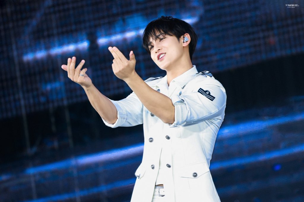 ph970406's tweet photo. 260620 CARATLAND day1

𝗛𝗼𝗼𝗼𝗼𝗼𝗼𝘁 𝗯𝗼𝗱𝘆🔥

@pledis_17 
#민규  #MINGYU #세븐틴 #SEVENTEEN https://t.co/EyUWA3iGOm