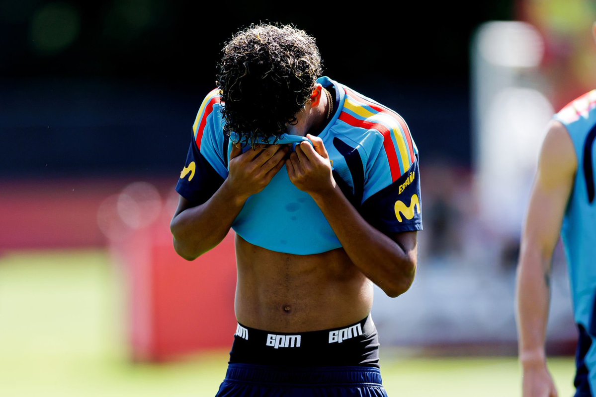 HQpcrt's tweet photo. Lamine Yamal #FIFAWorldCup https://t.co/Atu8wFoLqc