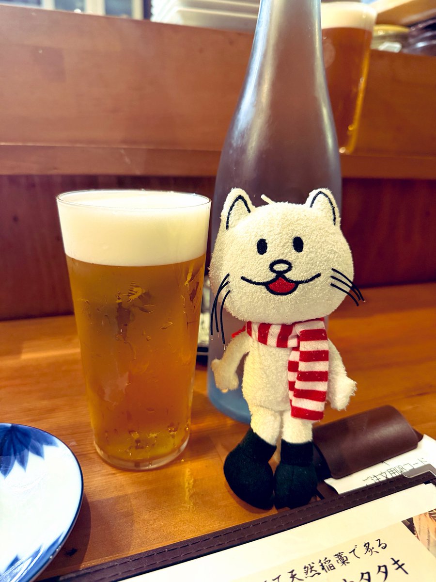aoba328's tweet photo. 今日のお友達は飲口シャープ生 https://t.co/vkUQPRSWBM