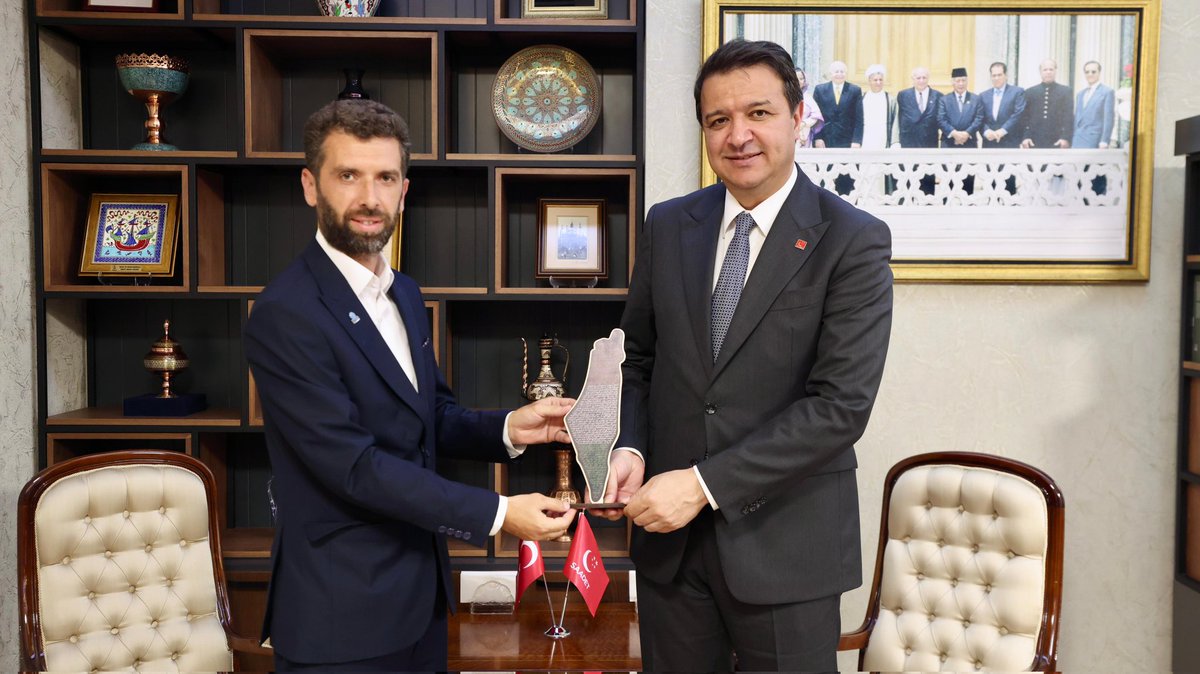 agdsakarya's tweet photo. Şube Başkanımız Celal AYDIN ve Şube Başkan Yardımcılarımız, Saadet Partisi Genel Başkanı Sayın Mahmut ARIKAN Bey'i makamında ziyaret ettiler.

Misafirperverliklerinden ötürü kendilerine teşekkür ederiz. https://t.co/4QloPaZPoj