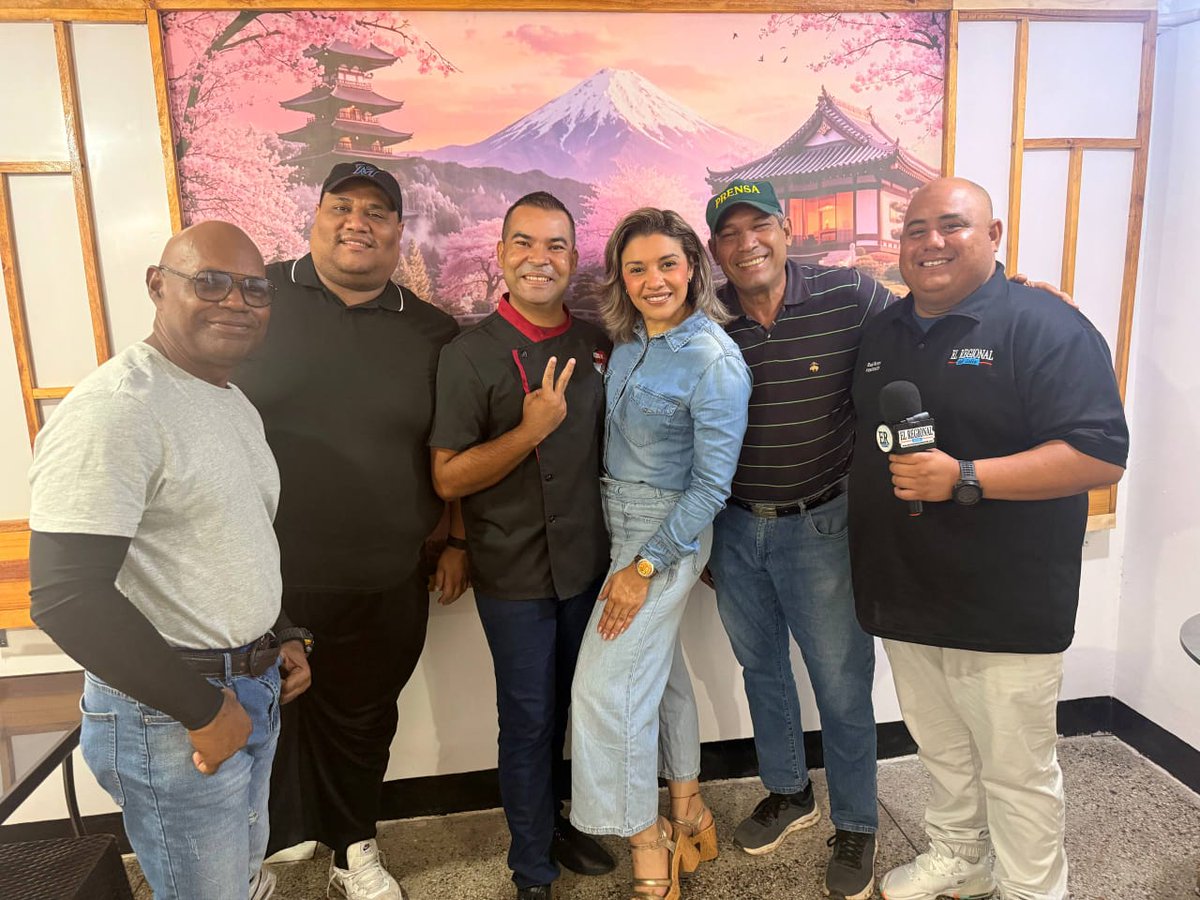ArendsManuel's tweet photo. Con los colegas periodistas en el día internacional del sushi en Ciudad Ojeda https://t.co/Rup4RuWsYM