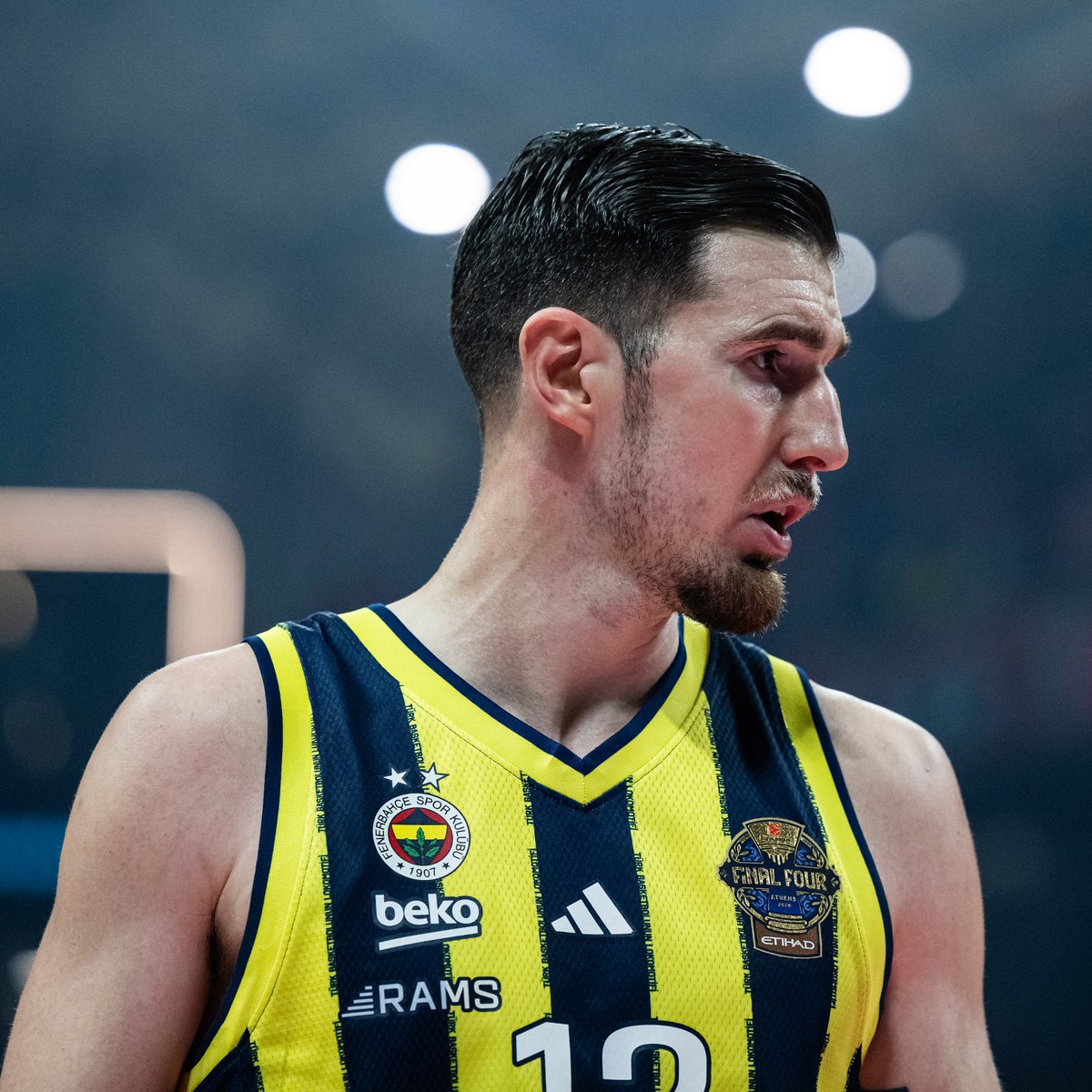 TrashTalk_fr's tweet photo. Nando de Colo, l'un des plus grands basketteurs 🇫🇷 de l'histoire a pris sa retraite hier soir (sur un dernier titre de champion de Turquie).

Un talent exceptionnel et un palmarès XXL aussi bien en club qu'avec l'Équipe de France.

Merci pour tout @NandoDeColo ! 🙏🙌 https://t.co/C5nsFwooJe