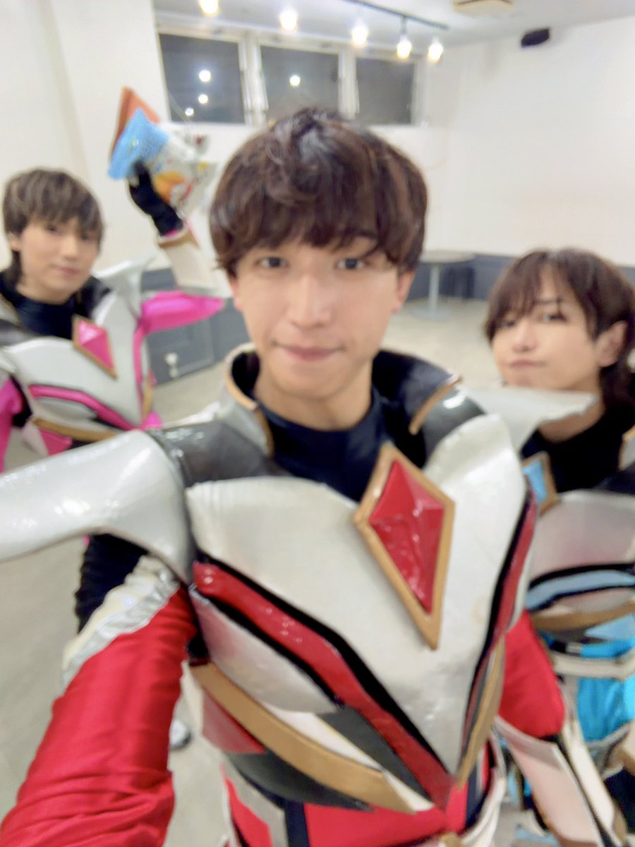 mumumu_mumumu07's tweet photo. THE超BOYS超べリグ👍
×BONTEMPS🍩
雨の中ありがとうございました😊

みんなから動画を撮られながら喋るのはまだ緊張します🤫
汗だくの超べリグすみません💦

TikTok載せてくれると汗が報われますので喜びます！🥵
よろしくお願いします🙇‍♂️

明日は【千葉】ユーカリが丘でフリーライブ✨盛り上がって行くで❤️‍🔥💫
バイバイ👋🏻